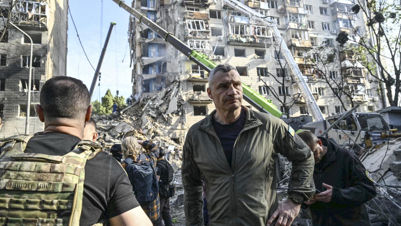 Vitalij Klicsko pusztító orosz drónok és politikai bombák között lavírozik