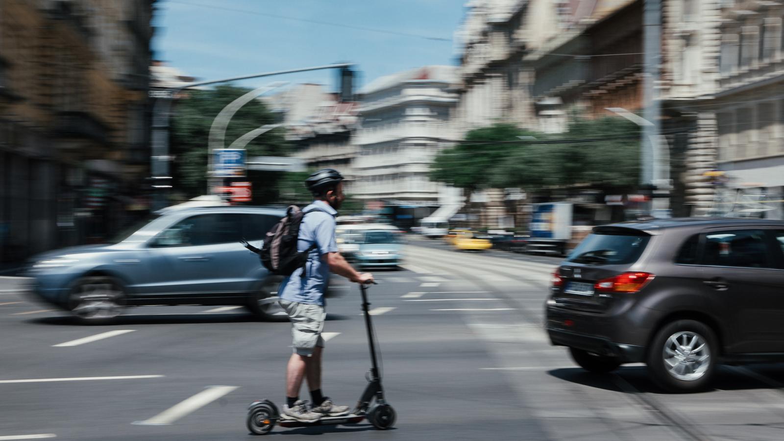 Baleset esetén a robogókra vonatkozó szabályok alapján dönthet a biztosító