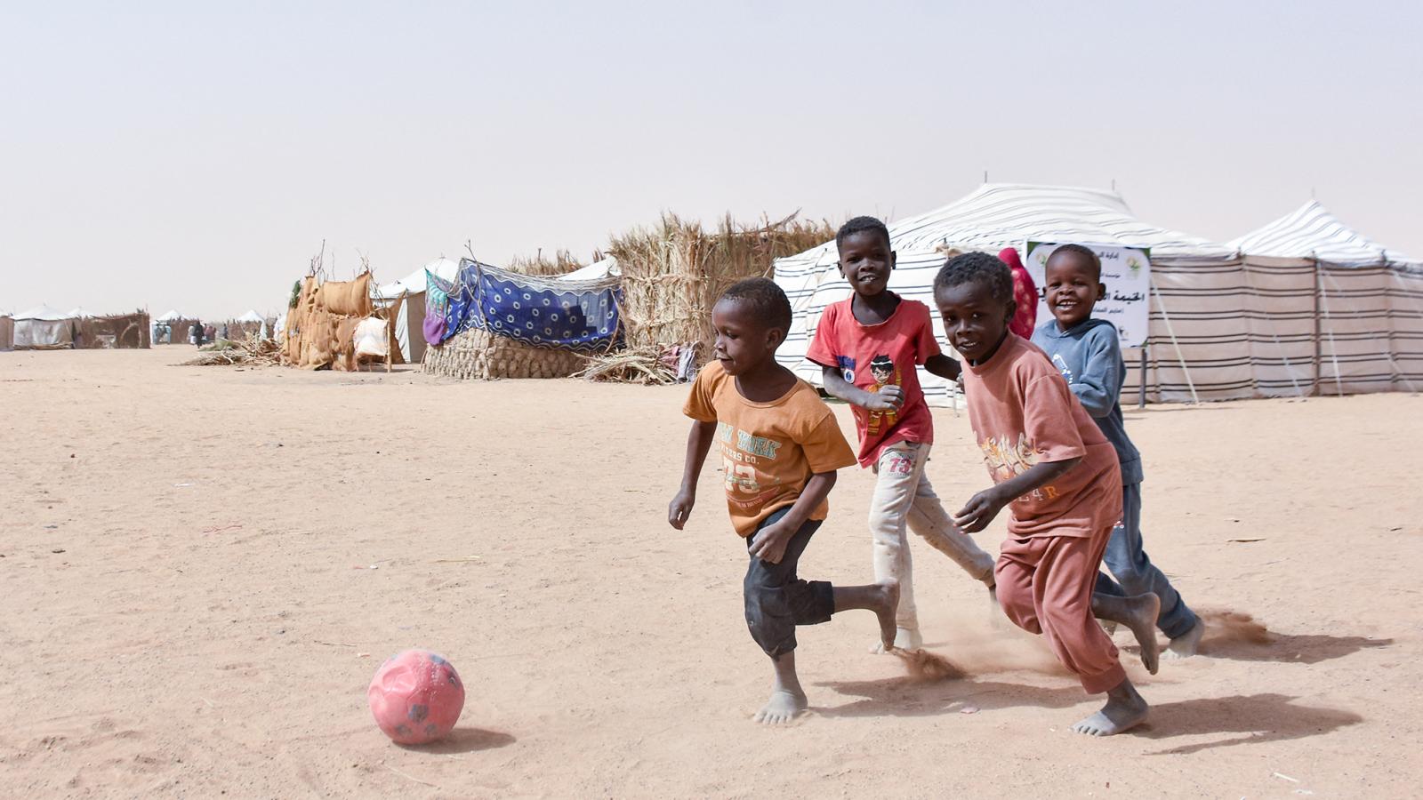 A szudáni polgárháborúban eddig 14 millió ember kényszerült elhagyni az otthonát