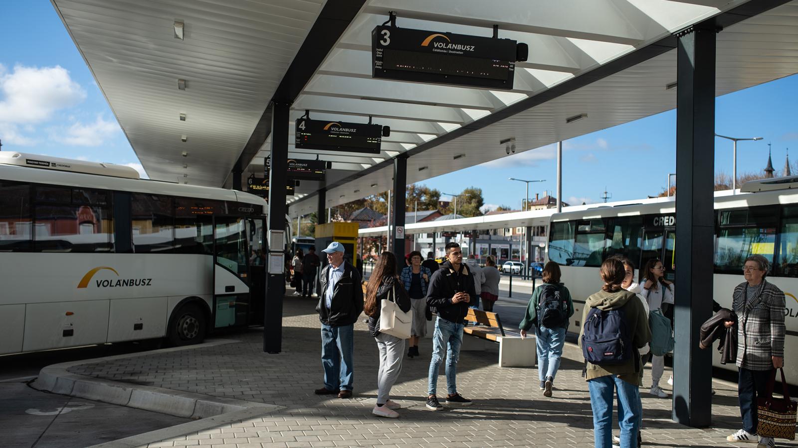 Buszvégállomás, Kaposvár. Az idén 20 éve, hogy sikerült legyőzni a Fideszt országgyűlési választáson a somogyi megyeszékhelyen
