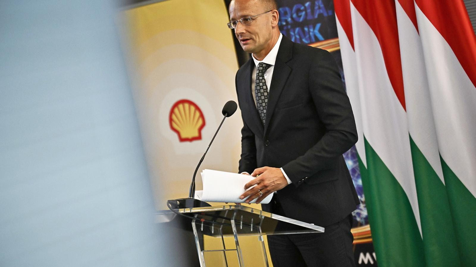 Rosszul öregedő képek, 2500. rész