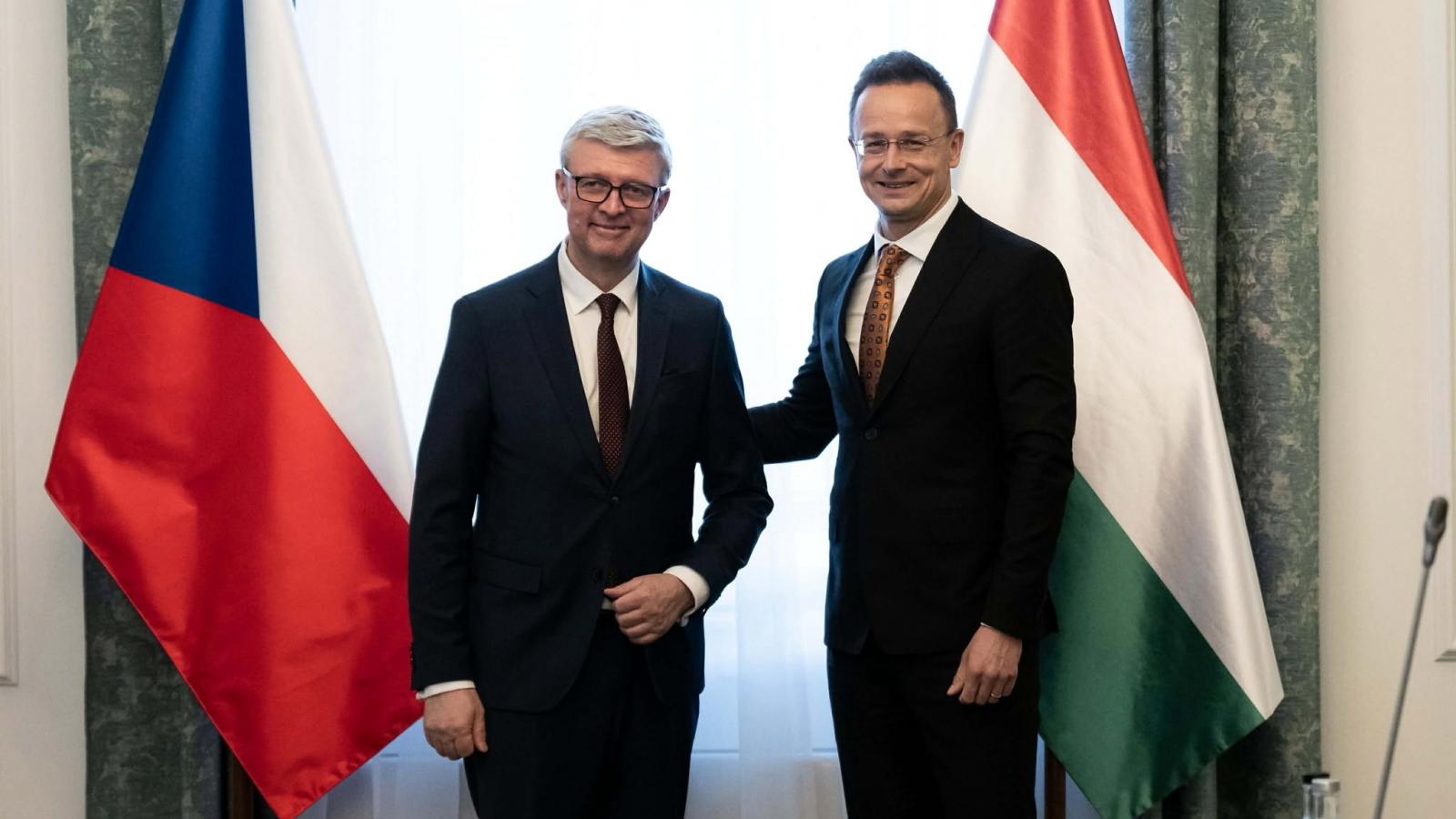 Szijjártó Péter külgazdasági és külügyminiszter és Karel Havlícek cseh első miniszterelnök-helyettes, ipari és kereskedelmi miniszter találkozójukon Prágában 2026. január 19-én.
