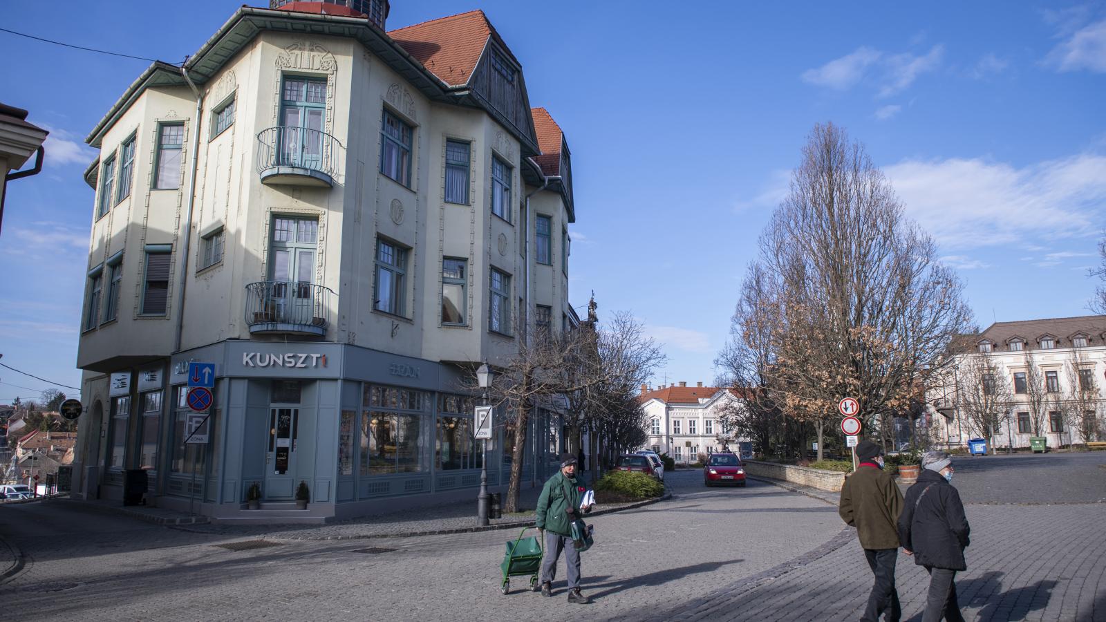 Veszprémi látkép. A városban igen népszerű a Tisza Párt