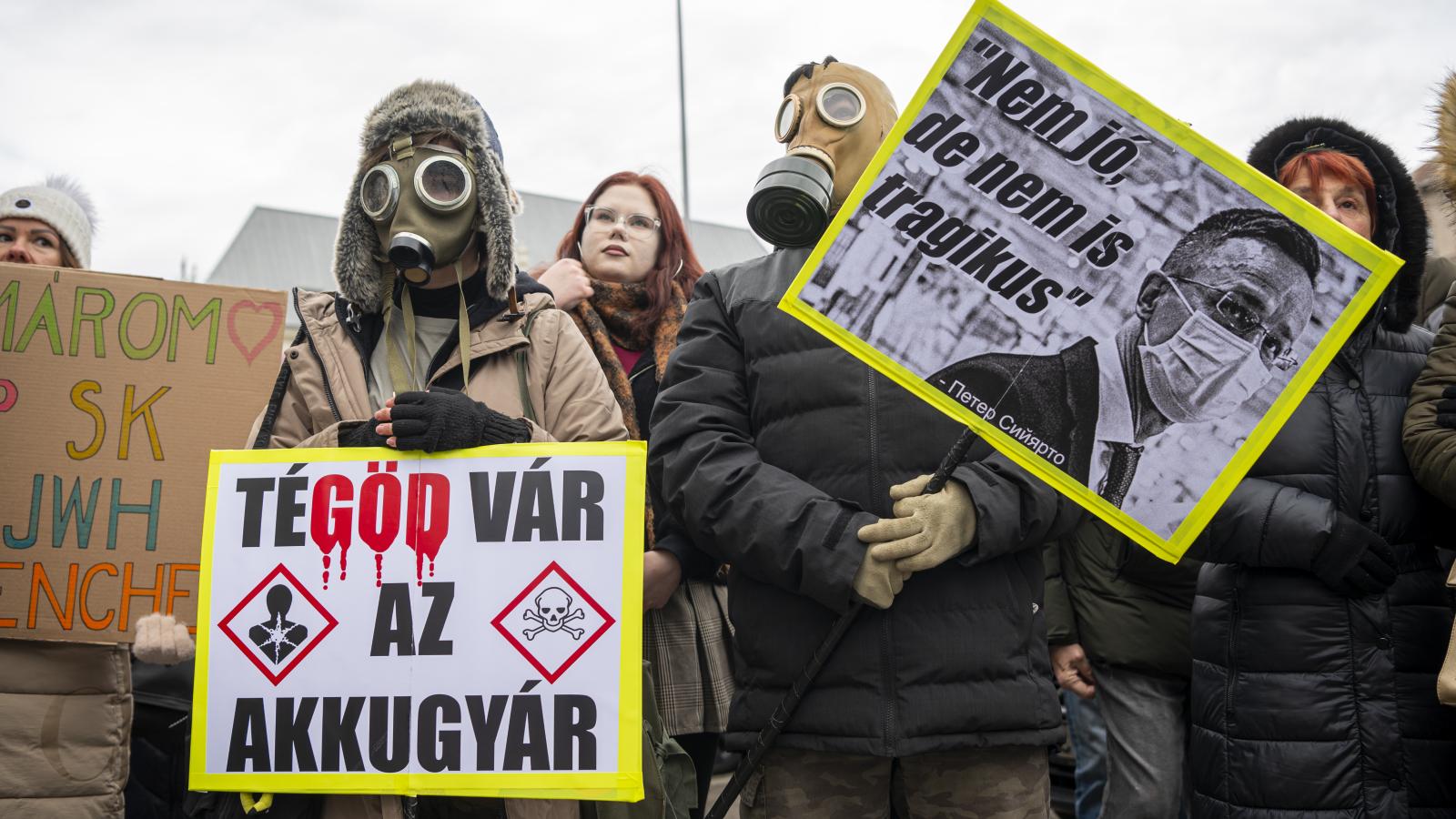 Tüntetés a Külgazdasági és Külügyminisztérium előtt február 15-én 