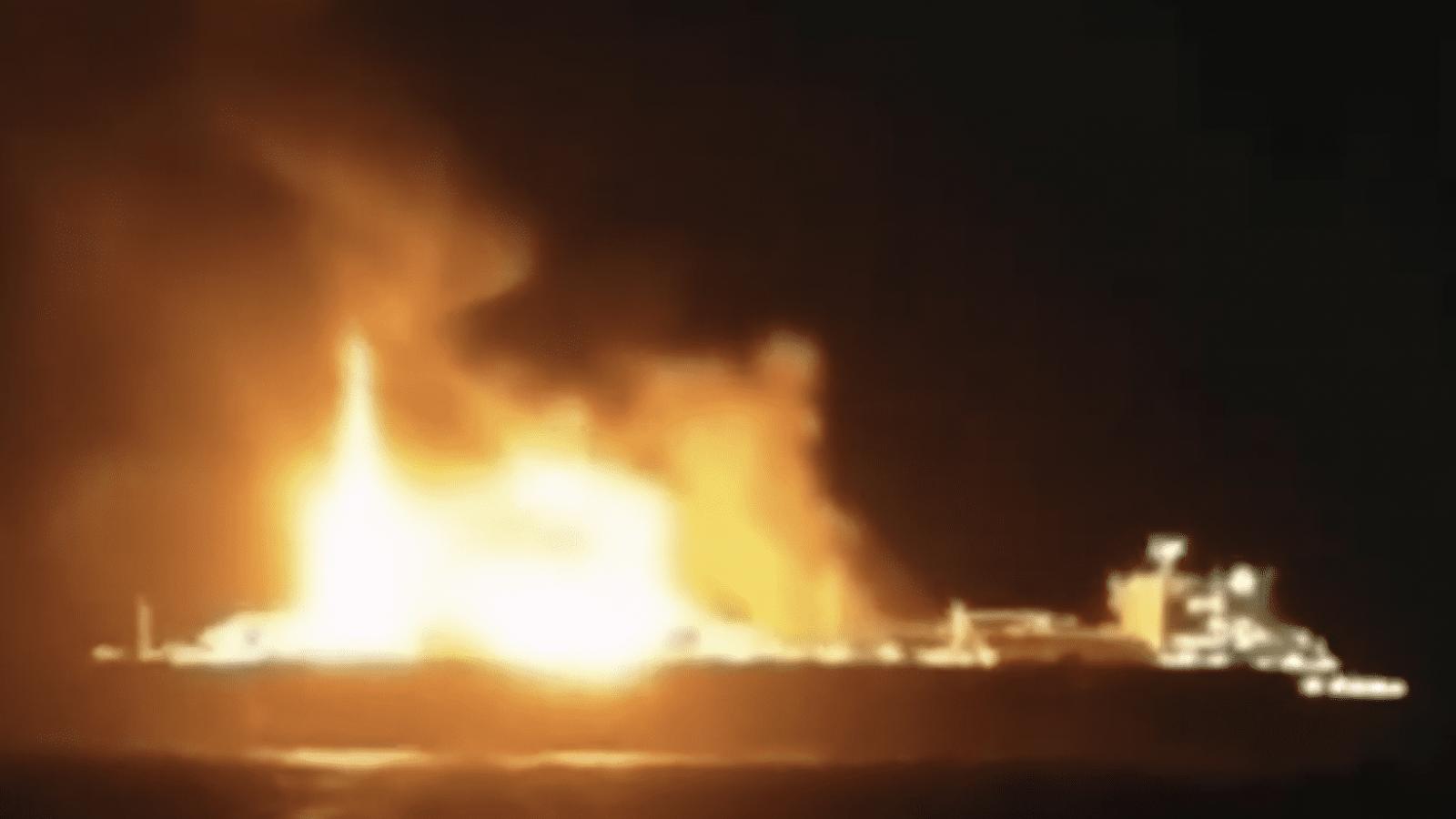 A lángoló orosz hajó