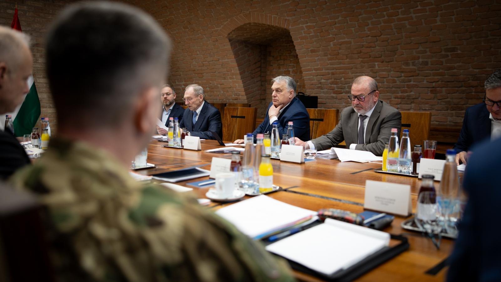 A Védelmi Tanács ülése március 4-én 