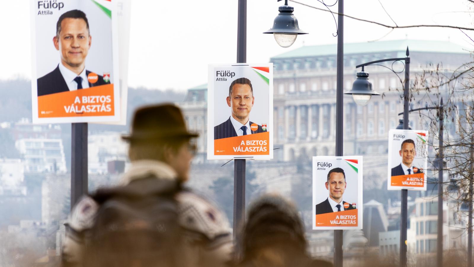 A plakátokban nagy a Fidesz fölénye, a voksokban viszont aligha lesz majd Budapesten