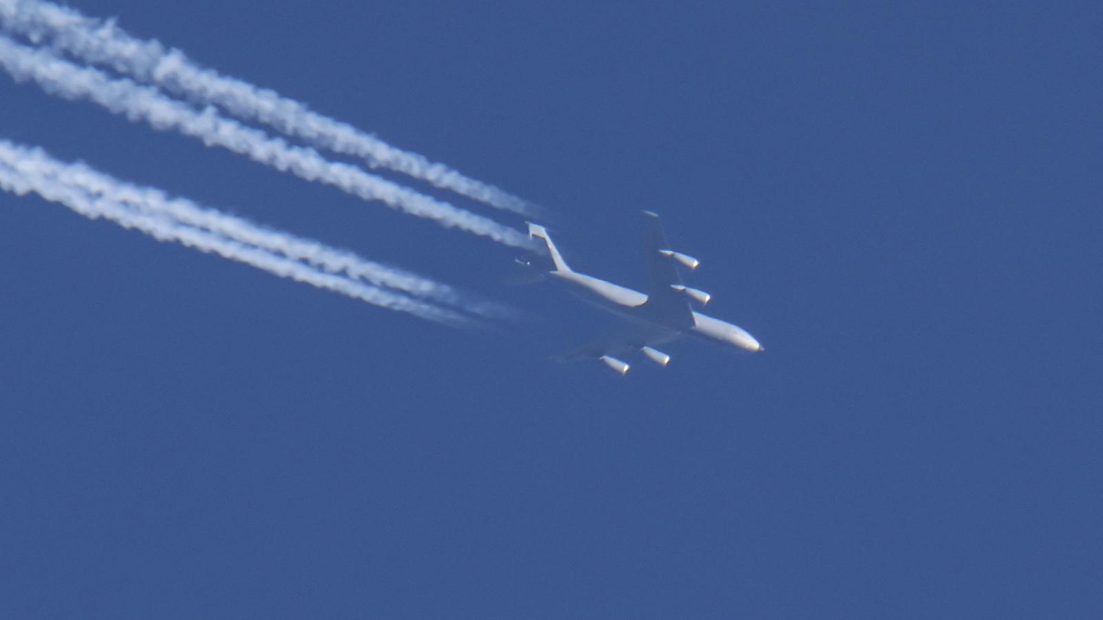 KC-135 Stratotanker katonai utántöltő repülőgép.