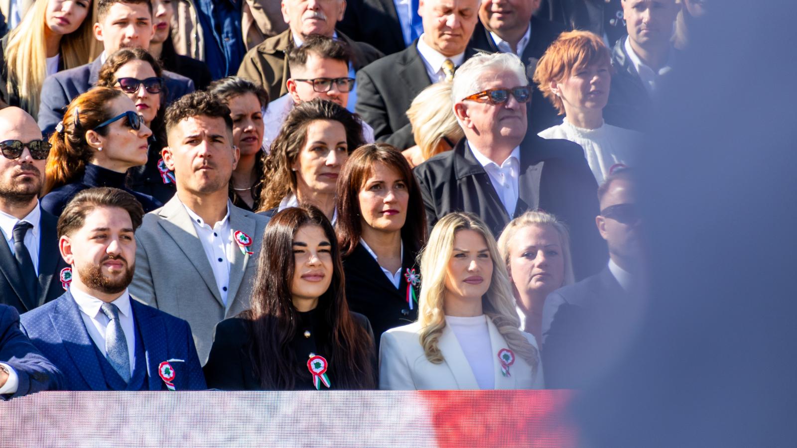 Gáspár Evelin a Békemenetet lezáró díszünnepségen a Kossuth téren március 15-én