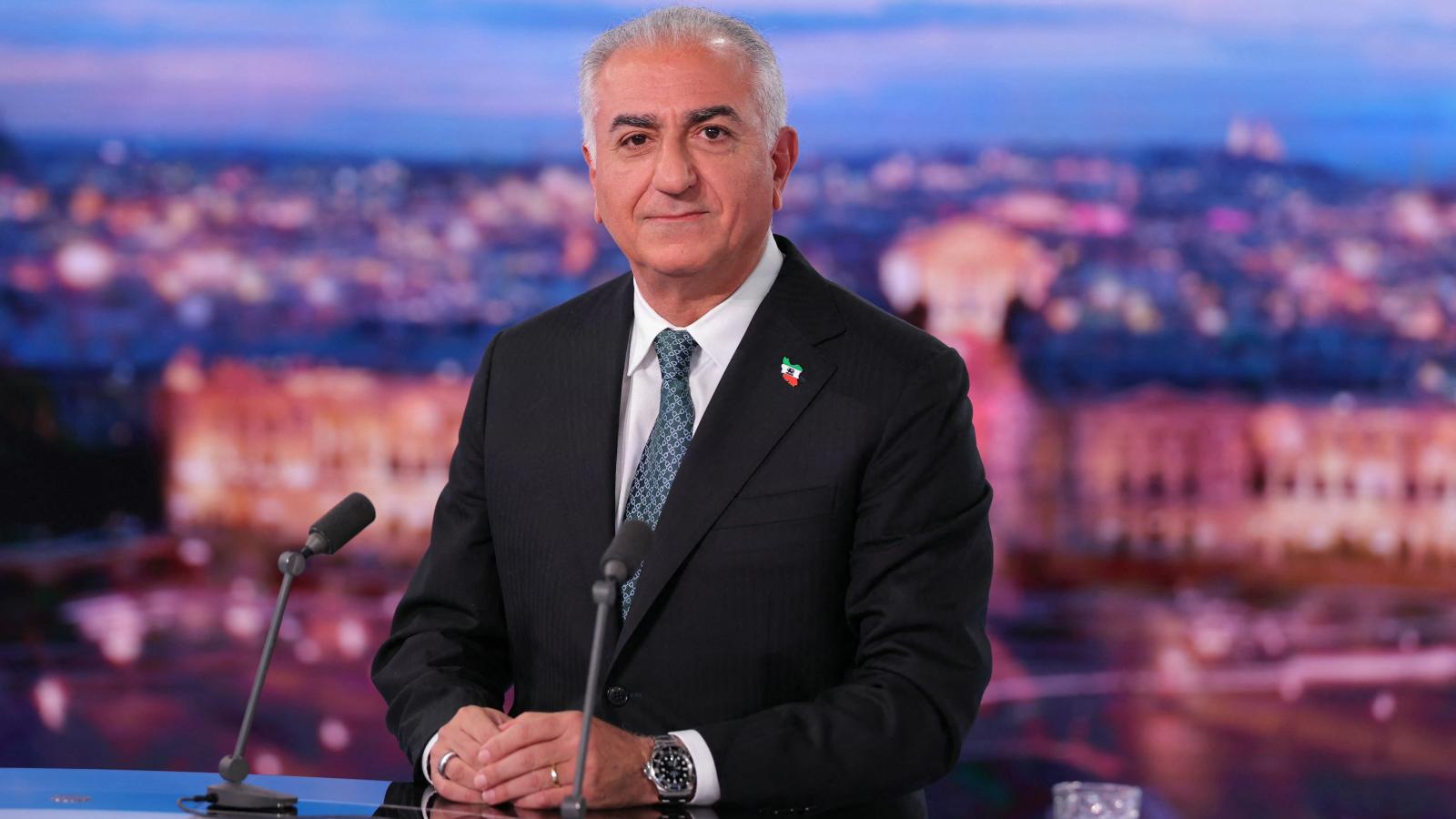 Reza Pahlavi - Korábbi felvétel 