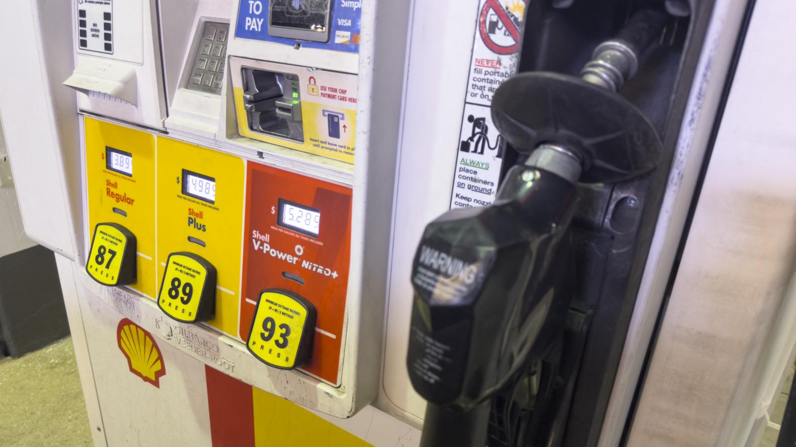 Az amerikai benzinkutakon is megugrottak az árak