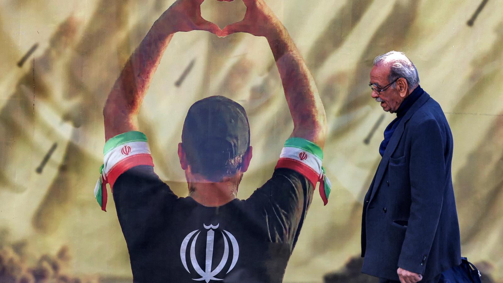 Teheráni utcakép 2026. április 2-án