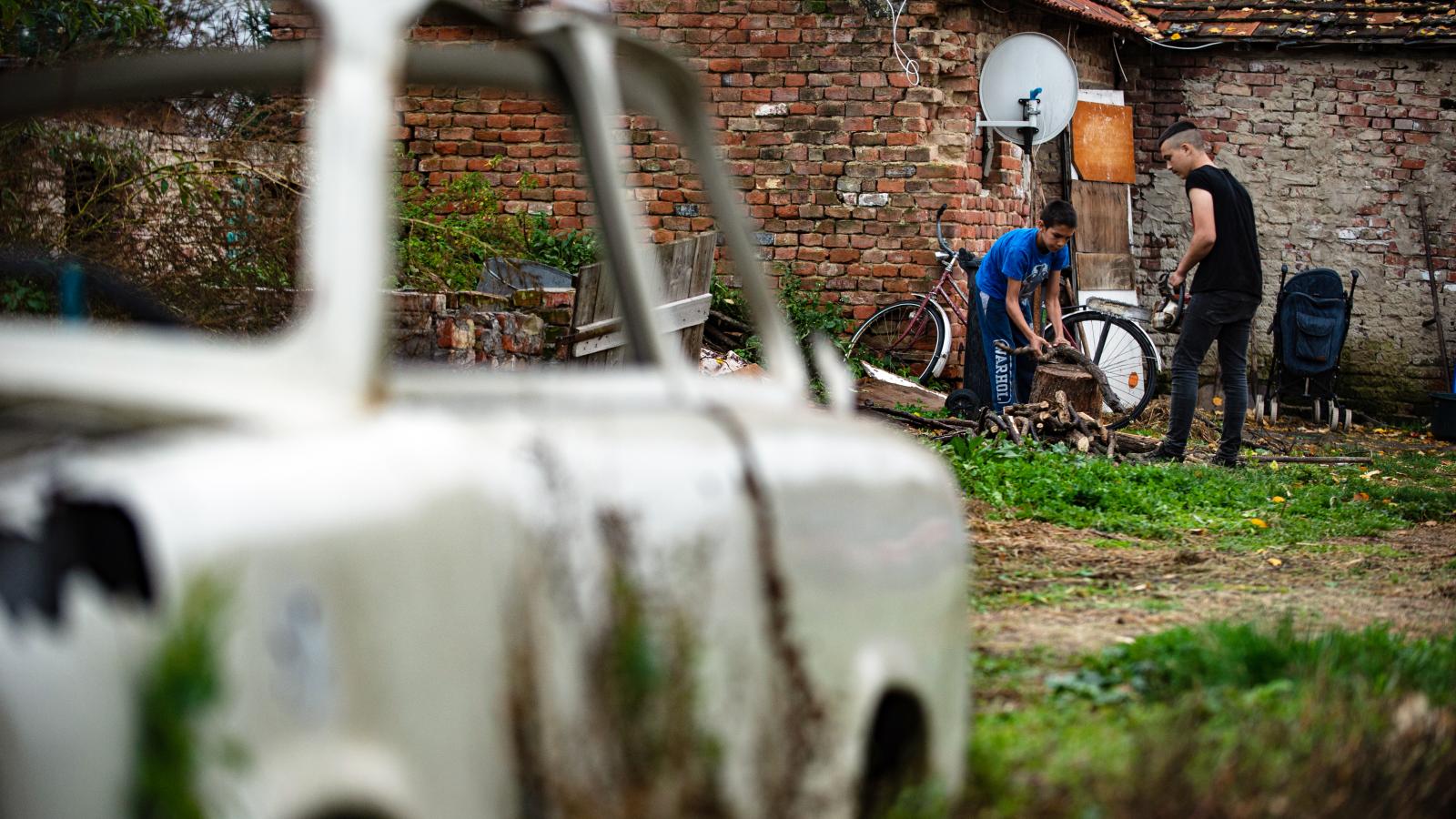 Az állam olyan mély nyomorban tartja a társadalom egy részét, ami önmagában is bántalmazás