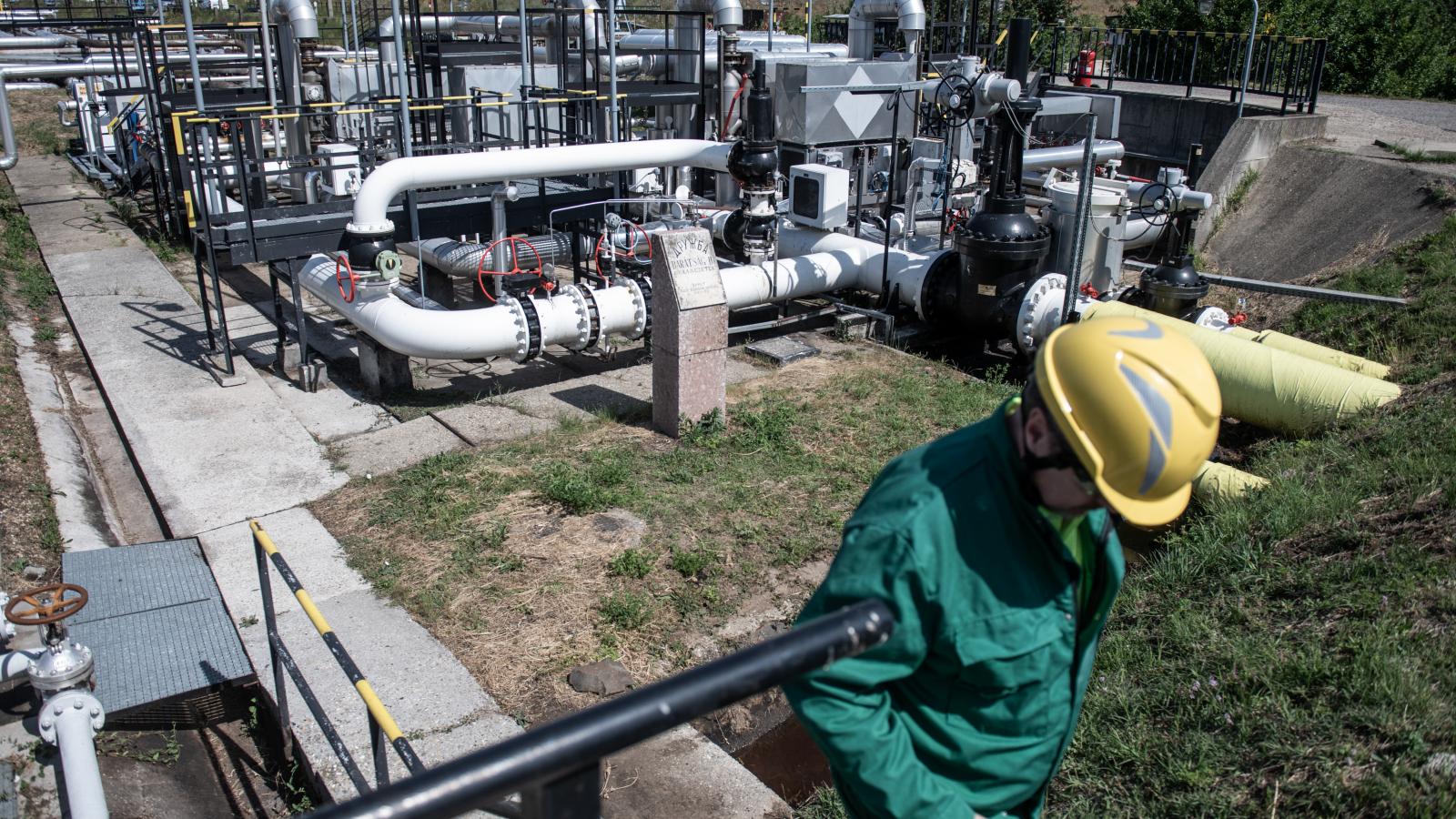 A vezeték az ukrán elnök szerint elkészült, így jöhet az olaj