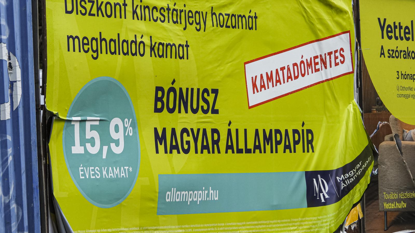 A rekordinfláció idején látott csúcskamatok mára megfeleződtek, de az állampapírok hozama még mindig magas