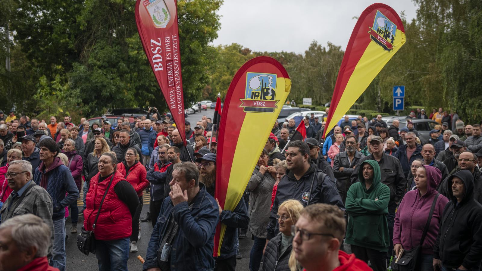 Az embereket már elküldték, a cég helyzetét azonban még így is muszáj rendezni