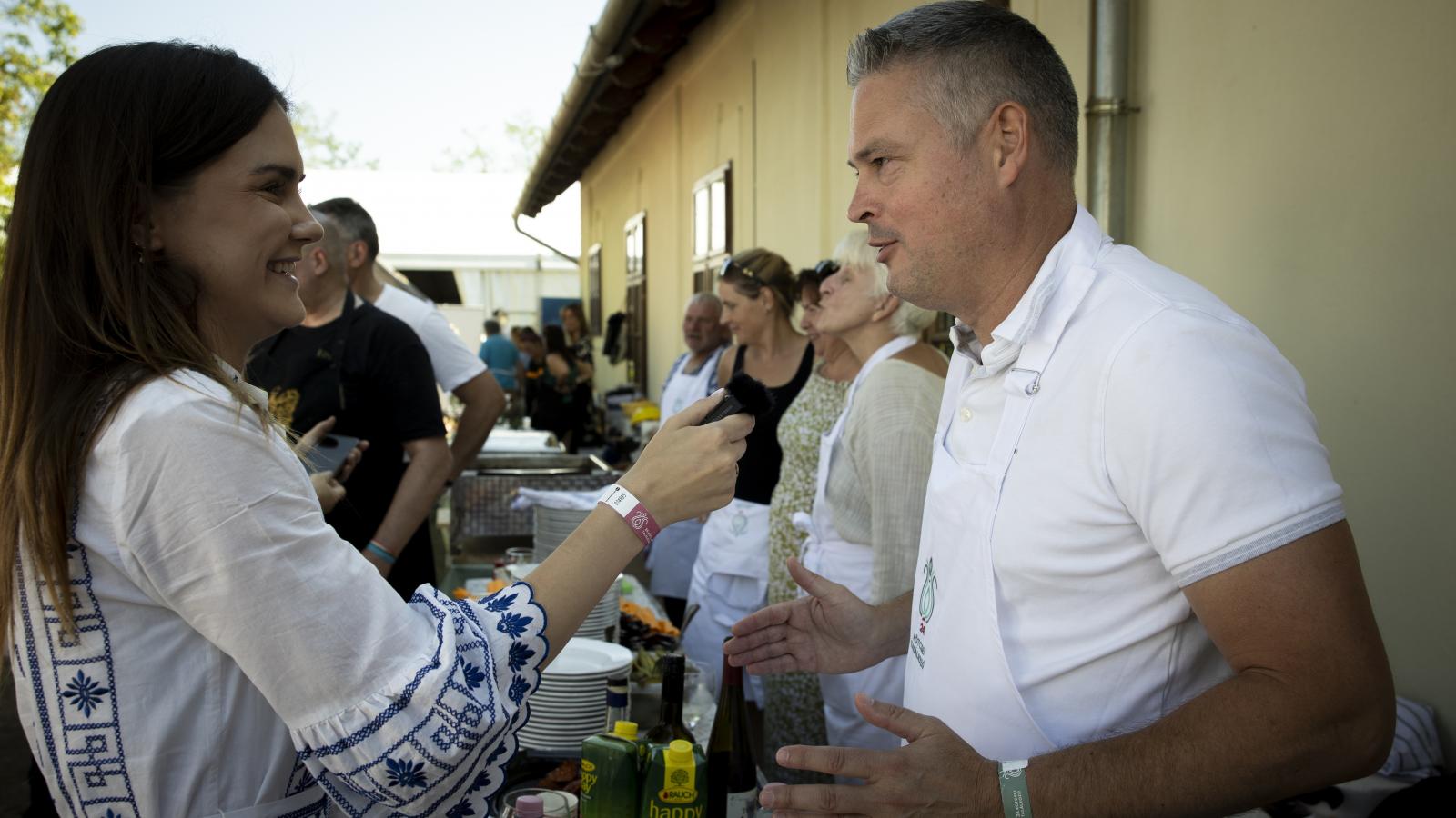 Sára Botond a kötcsei pikniken.