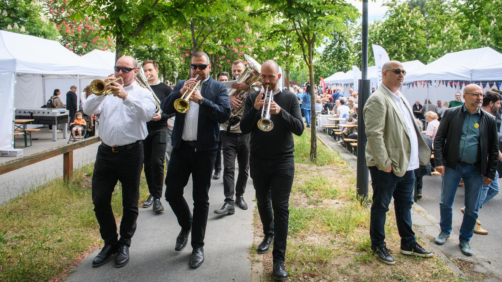 135 éves hagyomány szakadt meg, idén nem a Városligetben volt a szakszervezeti majális