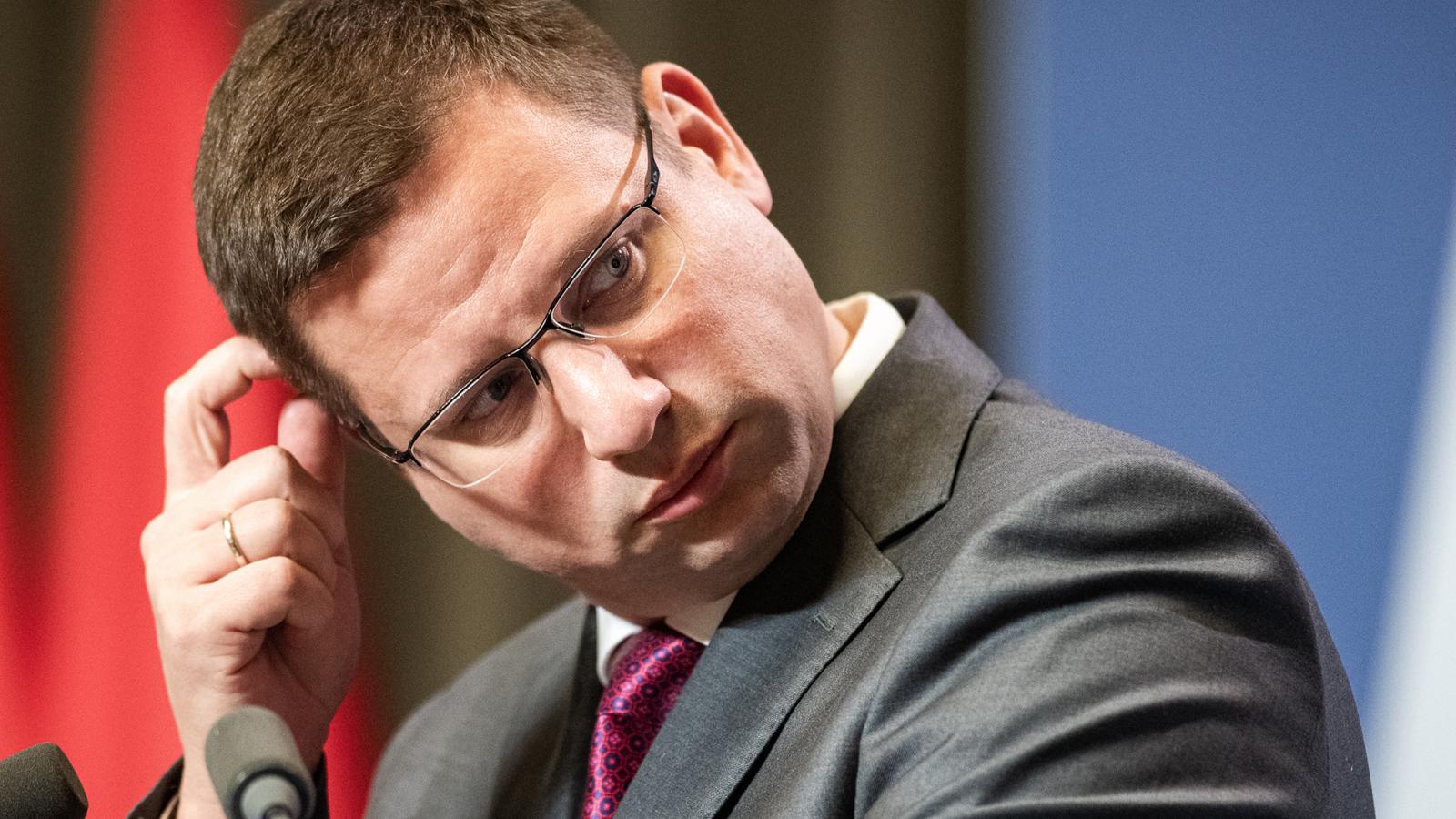 Gulyás Gergely, a Miniszterelnökséget vezető miniszter. Jól megfizetik a tanácsokat