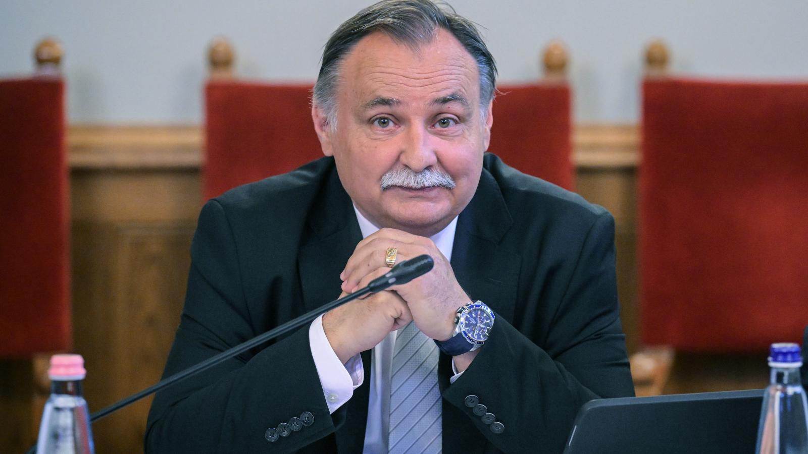 Gajdos László élő környezetért felelős miniszterjelölt a kinevezése előtti meghallgatásán, az Országgyűlés élő környezetért felelős bizottságának ülésén