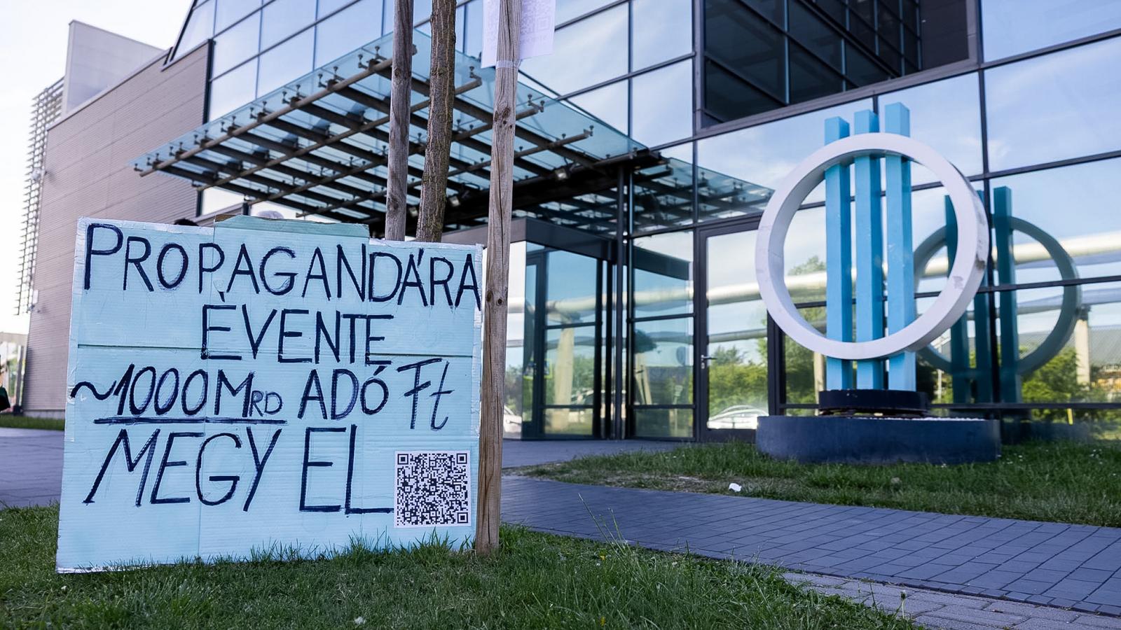 Közmédia propaganda után, átalakítás előtt