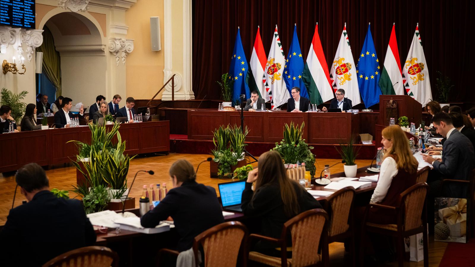 Hiányos lehet a Fővárosi Közgyűlés, ha a pártok nem lépnek