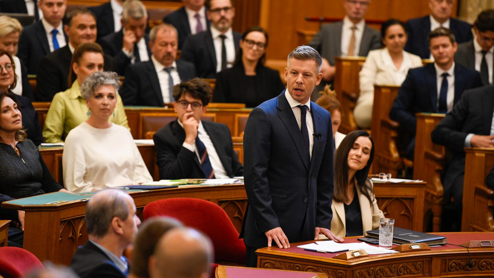 Magyar Péter miniszterelnök az Országgyűlés plenáris ülésén, az Országházban, 2026. május 27-én