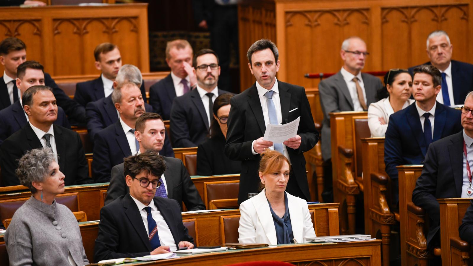 Melléthei-Barna Márton, az Országgyűlés plenáris ülésén, 2026. május 27-én.