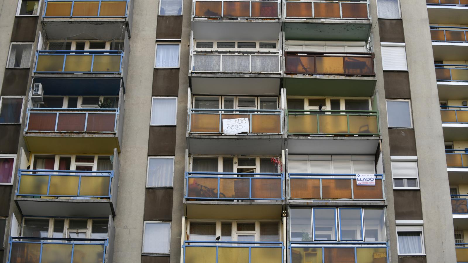 Tavaly ősszel még licitháború ment a panelekért, mostanra 67 százalékkal nőtt a kínálatuk, de 46 százalékkal csökkent a keresletük