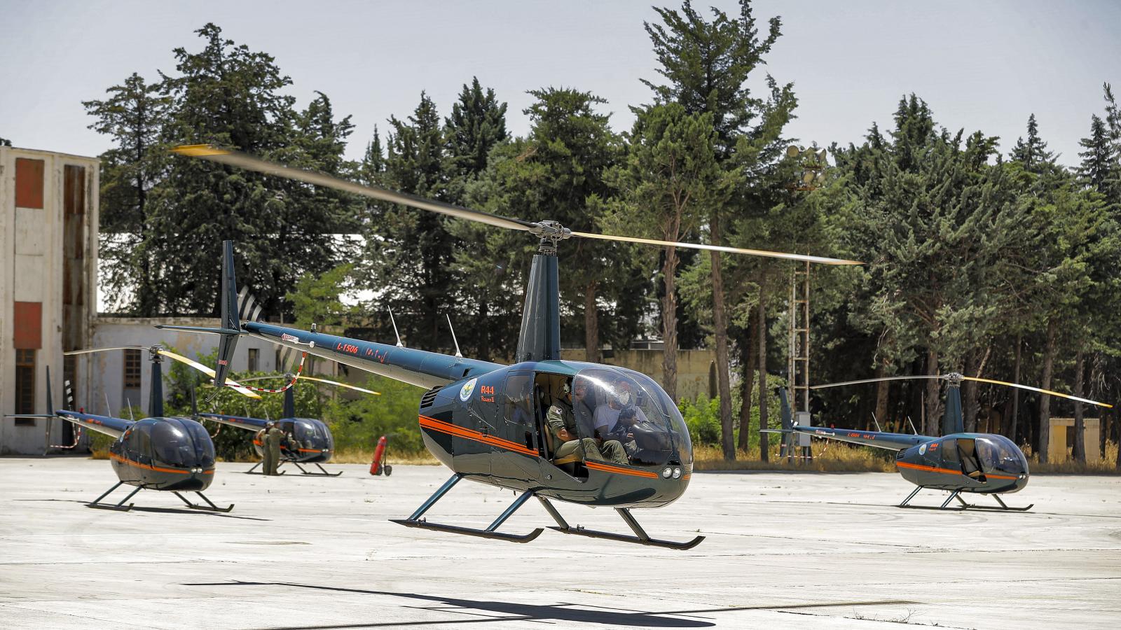 Képünk illusztráció - Robinson R44 Raven II tipusú repülőgép