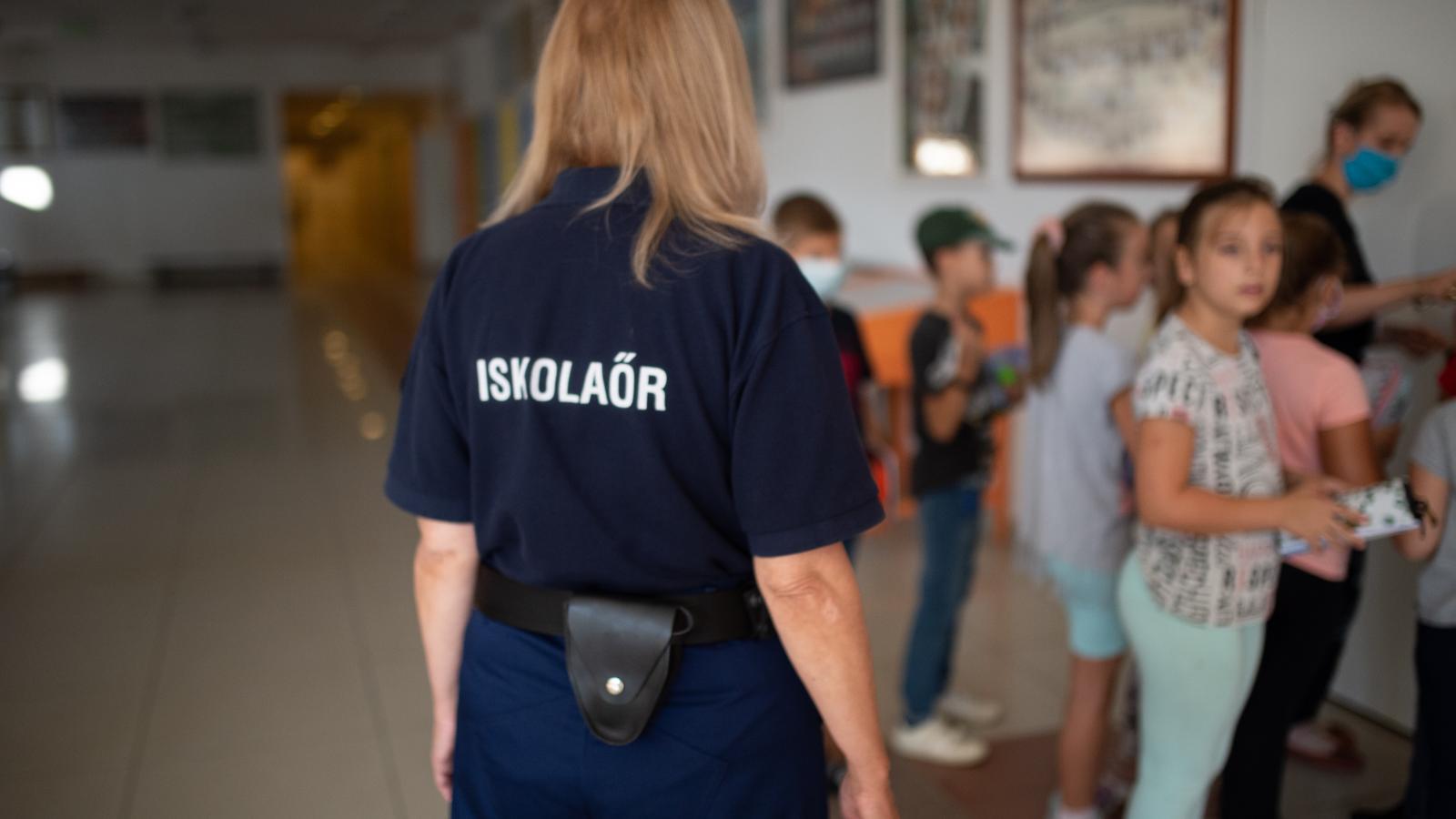 Akadt olyan beadvány is, amelyben iskolaőrökre tettek panaszt