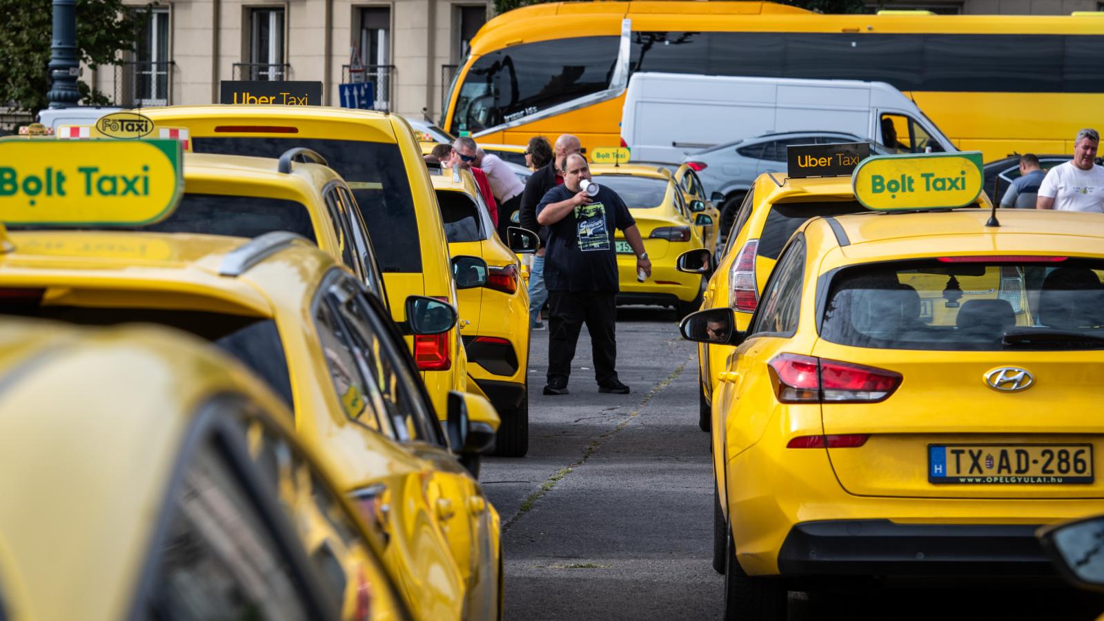 A pénteki közgyűlésen újra nekifutnak a javaslatnak, ezúttal mérsékeltebb díjemeléssel számolnak