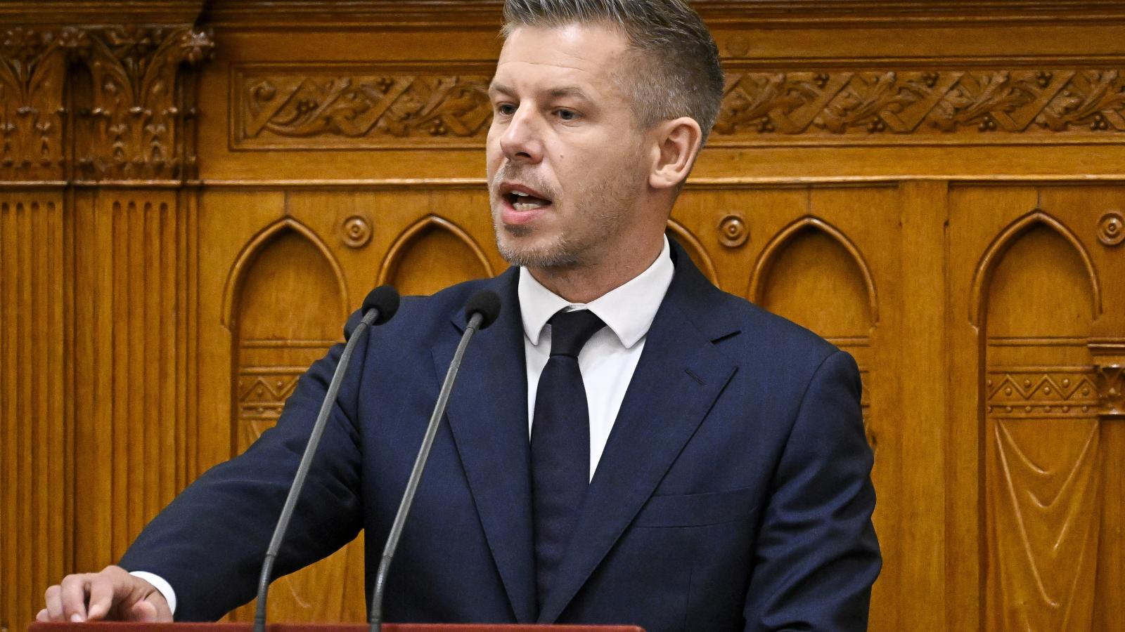 Magyar Péter az Országgyűlés rendkívüli ülésén június 29-én