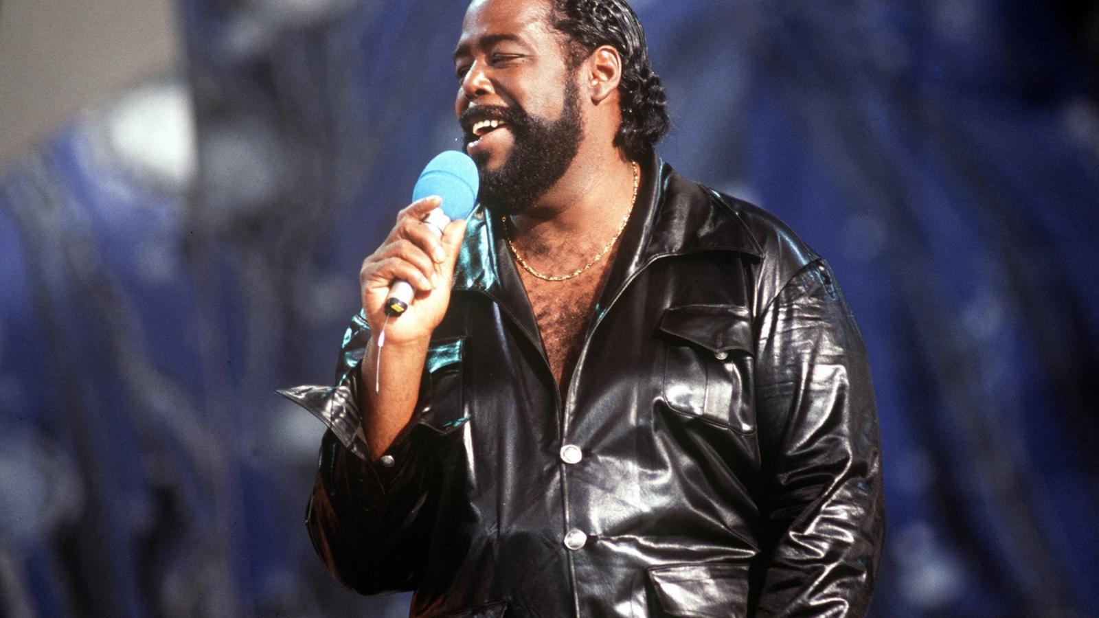 Barry White nem tudott kottát írni és olvasni, de 100 milliónyi lemezét adták el