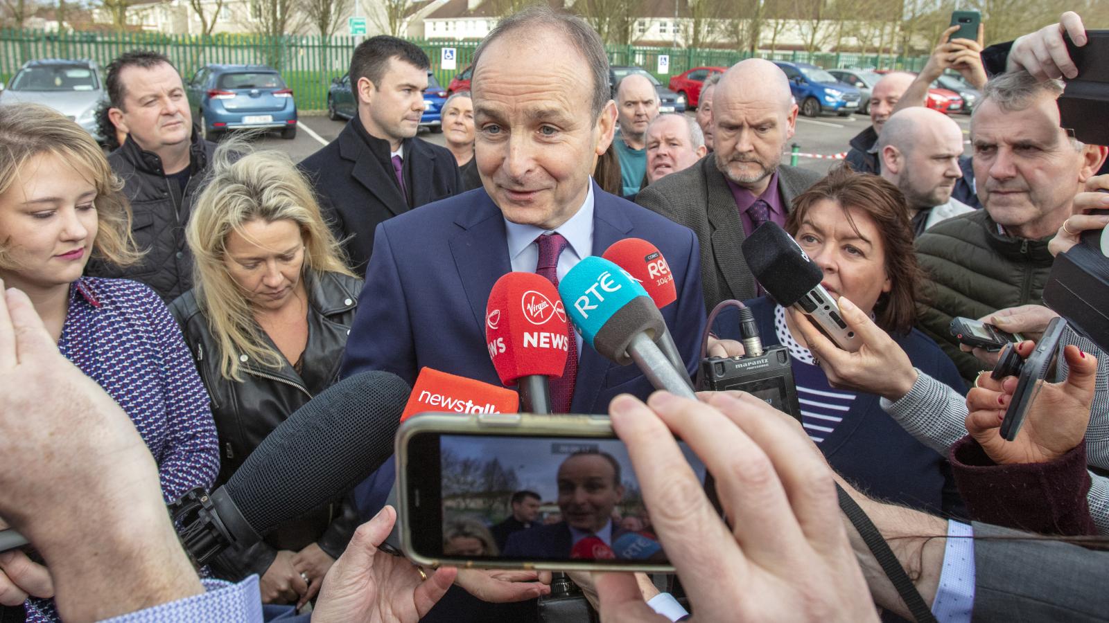 Micheál Martin ír kormányfő Cork városában nemzetközi újságíróknak azt mondta, a júliustól kezdődött ír EU-s soros elnökség prioritása a biztonság kérdése. Írország mindeddig szinte semmit nem költött védelemre