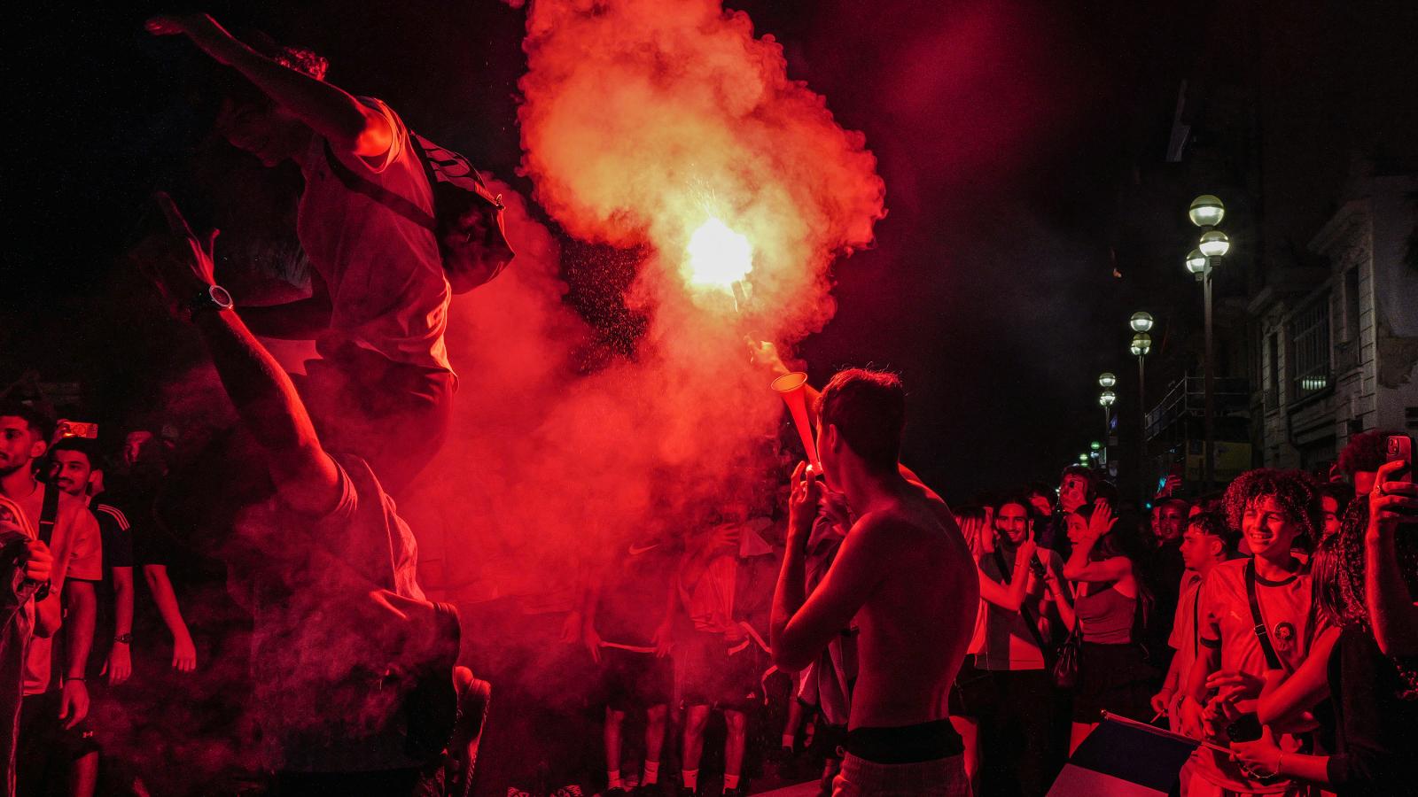 Illusztráció: A francia válogatott győzelmének ünneplése Nizzában július 9-én