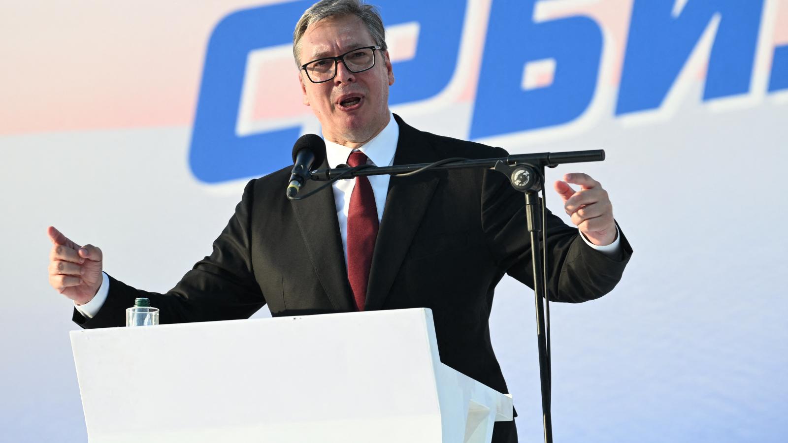 Aleksandar Vucic szerb elnök számára súlyos vereséggel érne fel, ha demokratikusabbá válnának a szerbiai médiaviszonyok