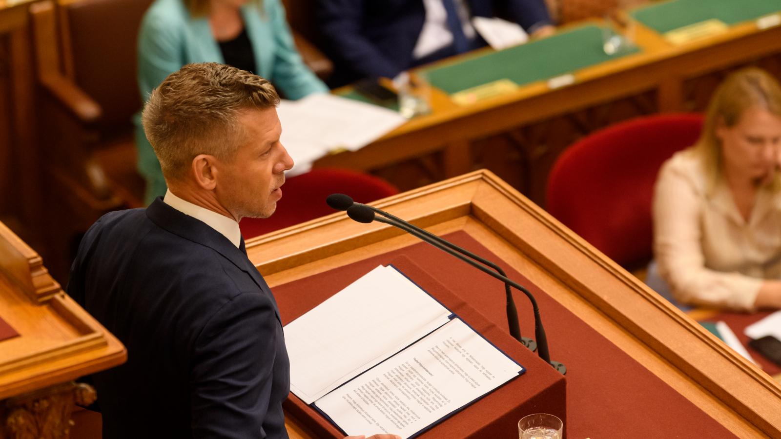 Magyar Péter az Országgyűlés rendkívüli ülésén július 13-án