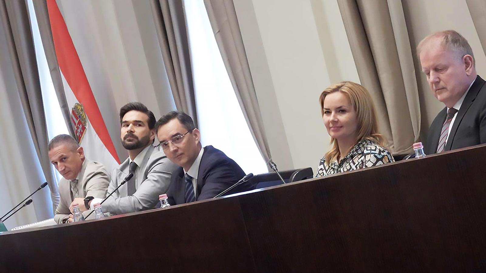 A Szikra Mozgalom tagjai közölték, több mint 200 millió forint kulturális támogatást kapott tavaly ősszel 15 debreceni székhelyű szervezet