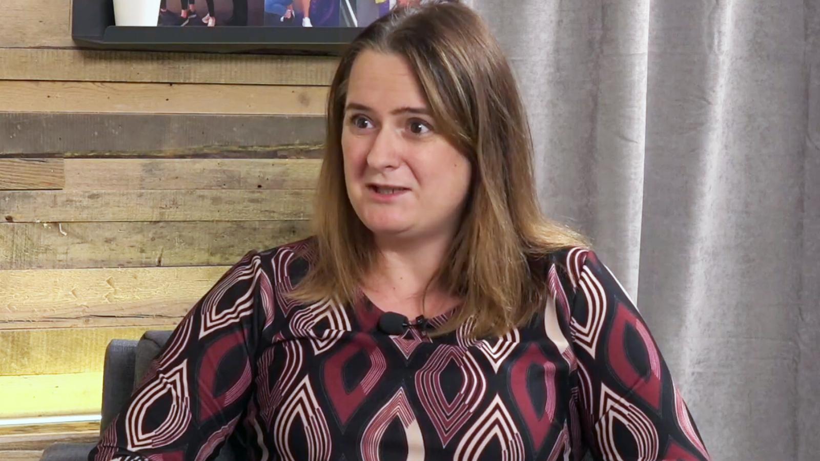 Nemcsak maga az ütés, a fizikai erőszak vagy a megalázás traumatizál. Legalább ennyire romboló lehet, ha a fiatal segítséget kér, és nem hisznek neki - mondja Hegedűs Judit