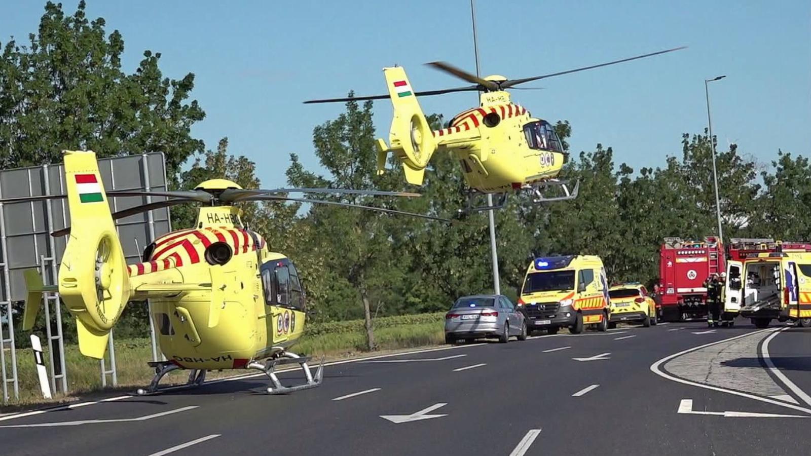 Mentőhelikopterek a helyszínen július 22-én 