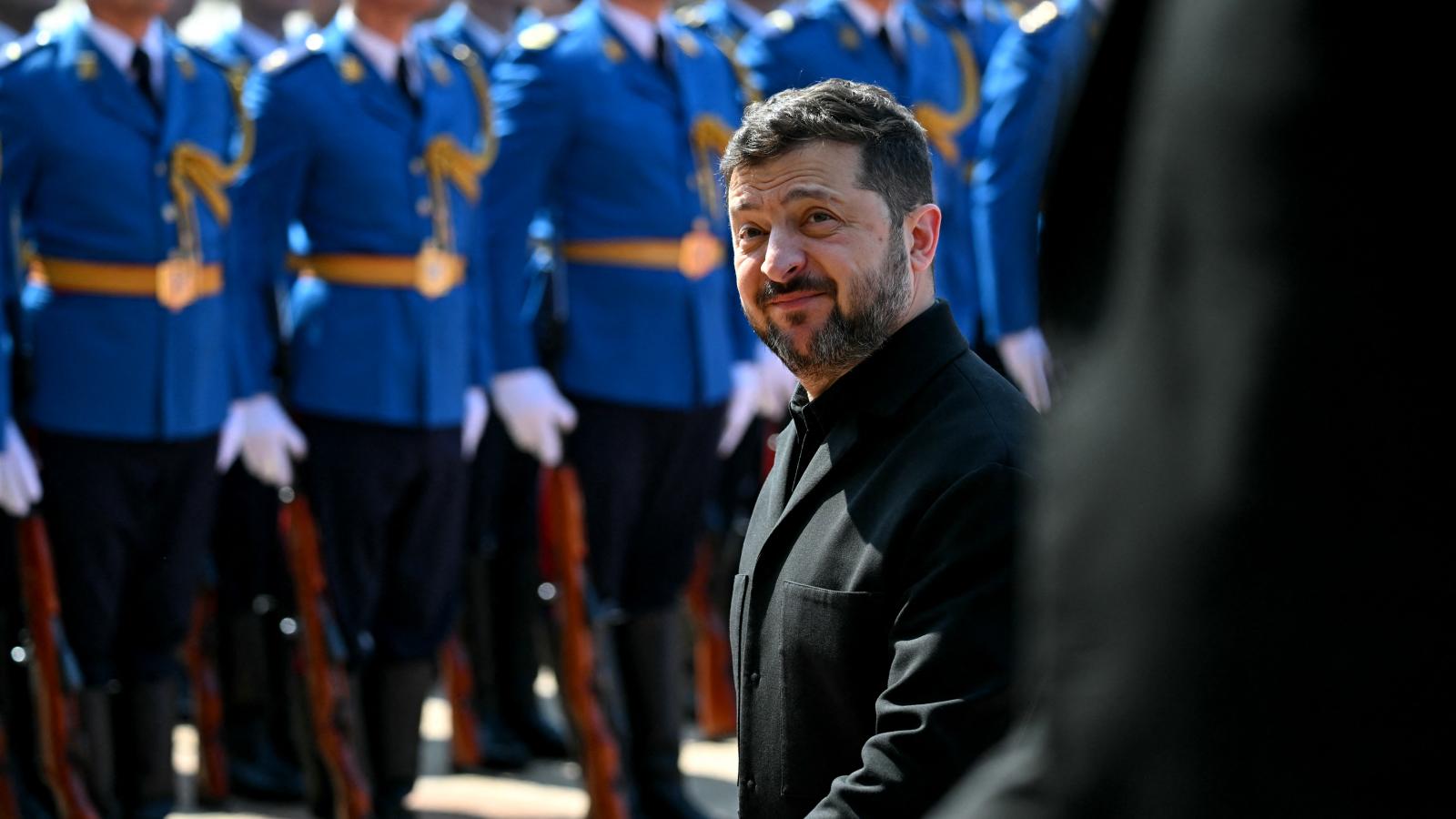 Volodimir Zelenszkij ukrán elnök szerint a Kreml "az év végéig néhány százezer orosz gyors mozgósítását készül végrehajtani, majd még egyszer annyiét jövőre”. 