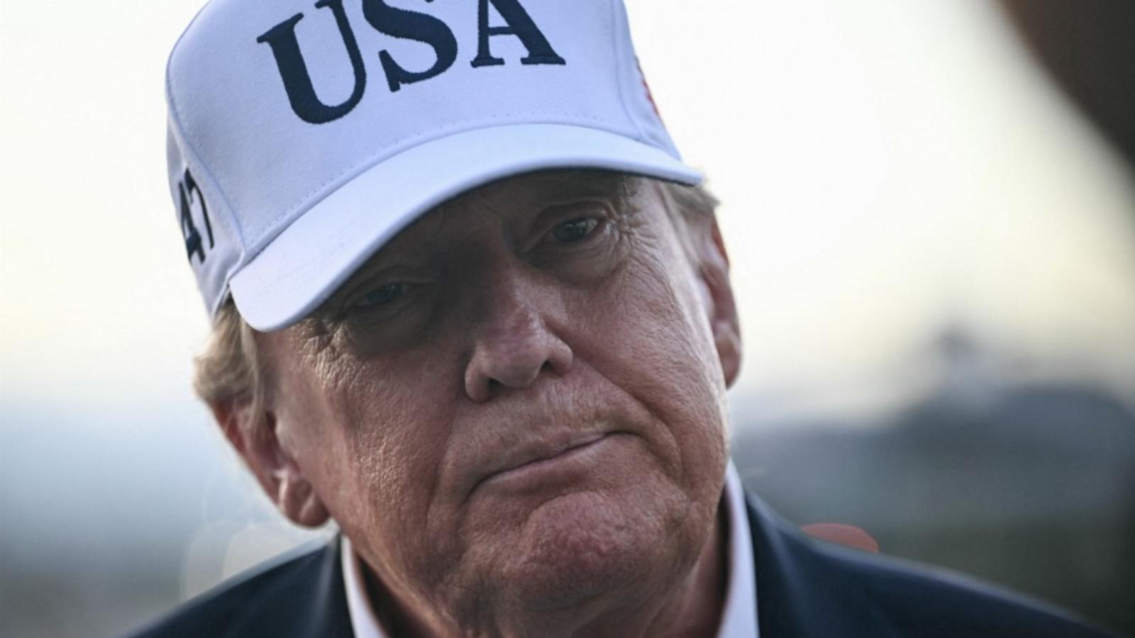 Trump elnök közvetlenül az ukrán elnököt okolta vasárnap azért, hogy a gázolaj ára világszerte emelkedik, beleértve az Egyesült Államokat is.