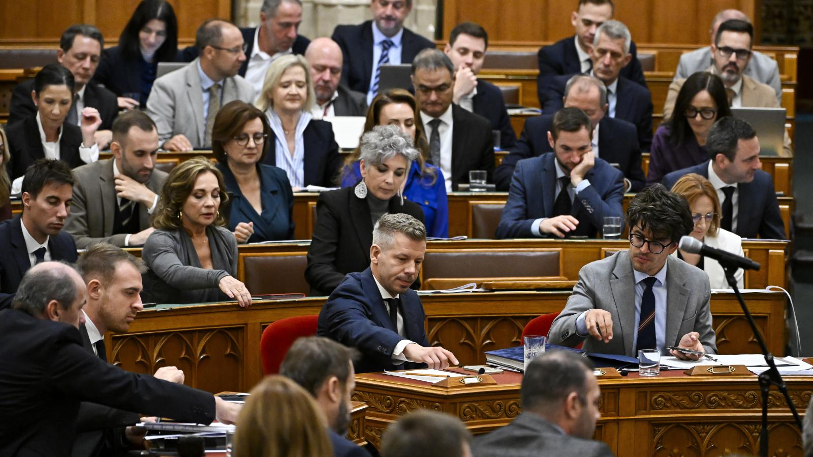 Szavaznak a képviselők az Országgyűlés plenáris ülésén 2026. szeptember 22-én