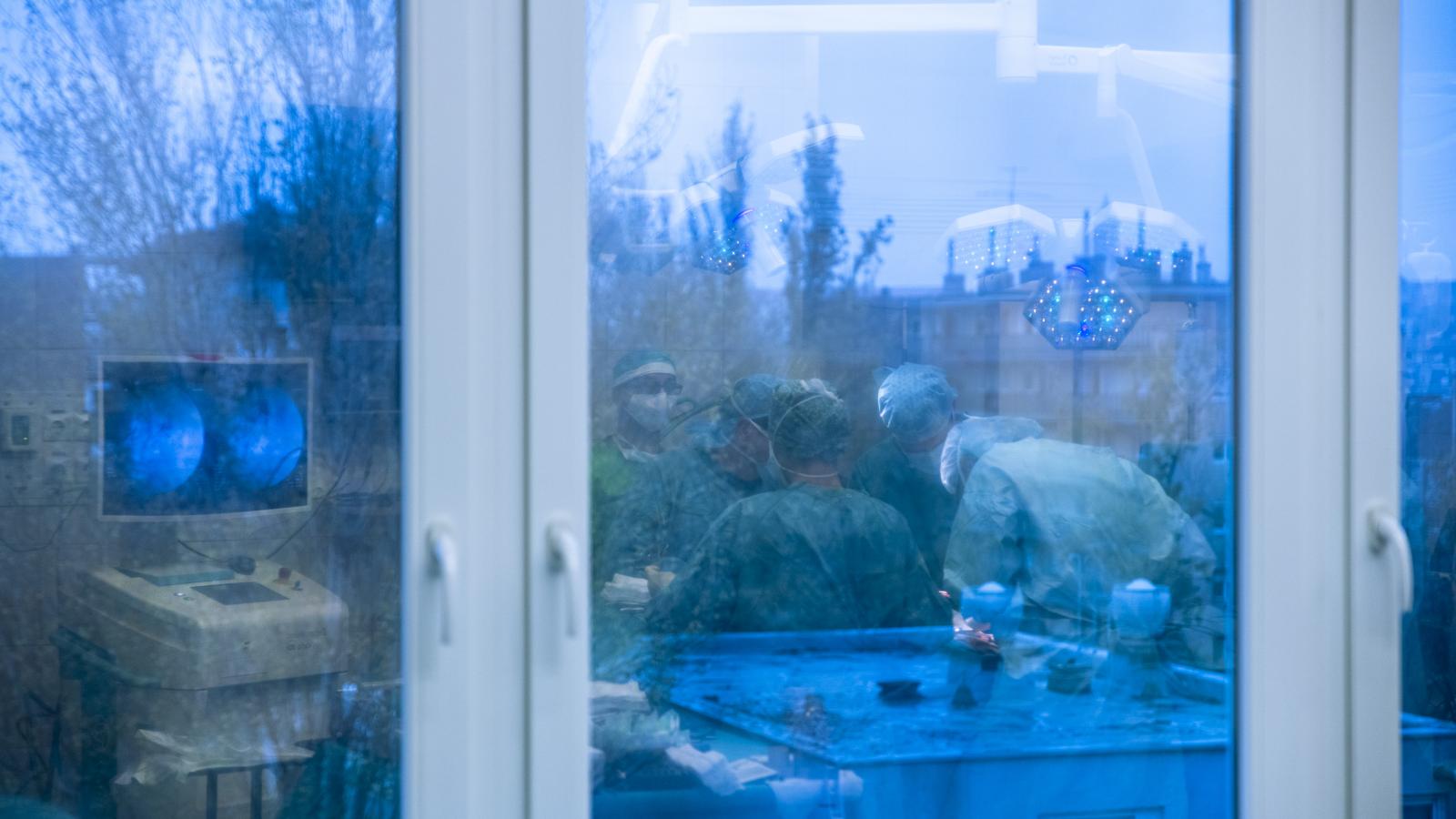 Az elfogadott javaslat visszaadja a szakmai kamaráknak több korábbi jogosítványukat