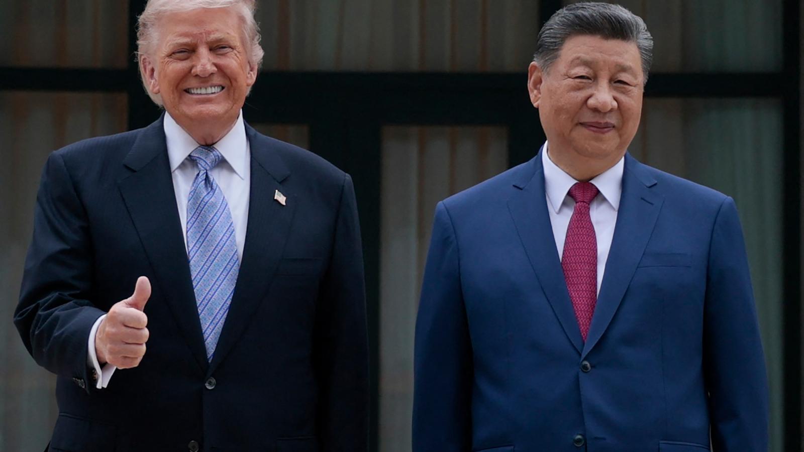 Donald Trump amerikai elnök és Hszi Csin-ping kínai elnök a pekingi Csungnanhaj-kertben, 2026. május 15-én