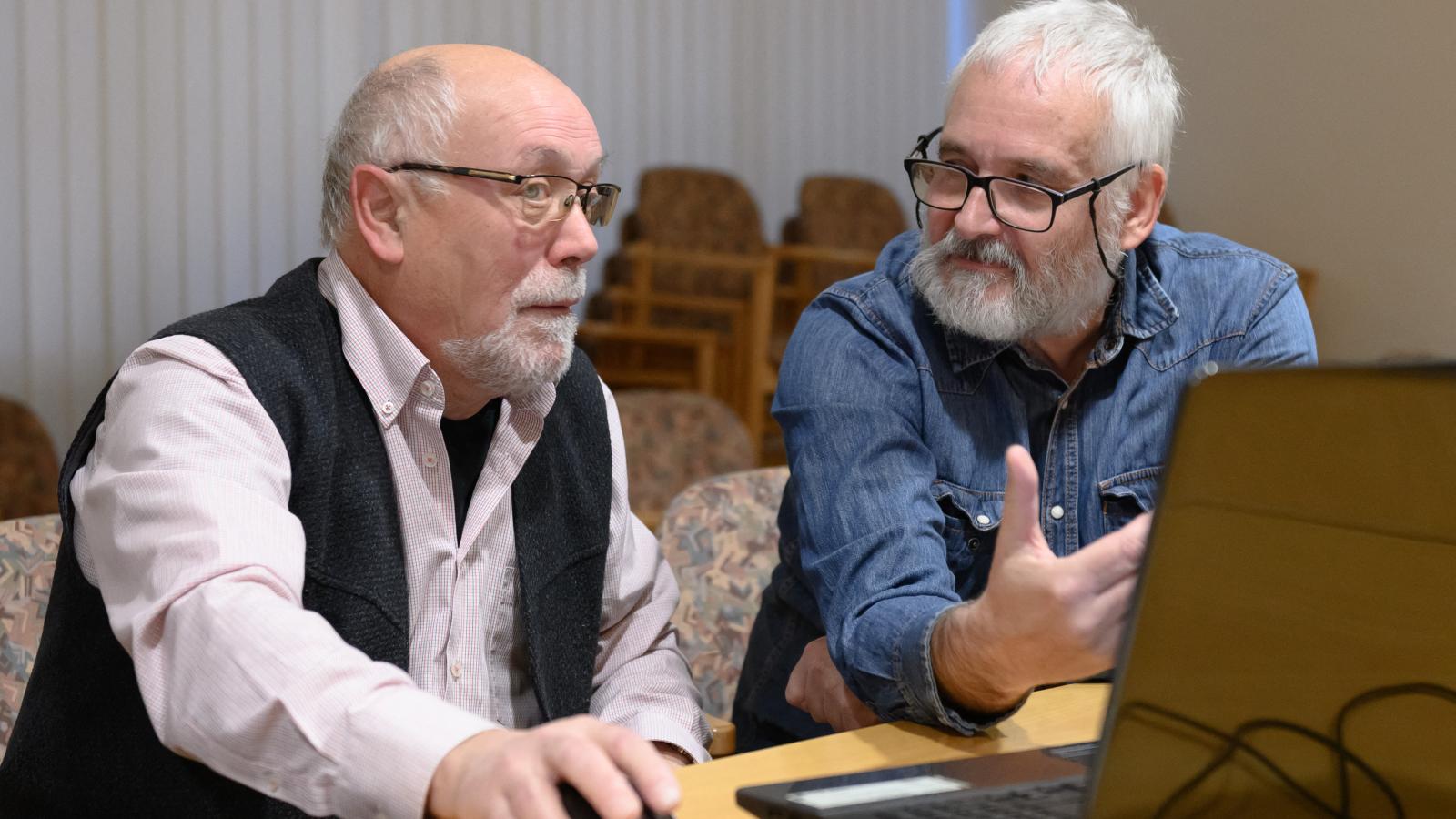 Az ingyenes online előadásokat regisztráció után bárki megtekinteti hétfő esténként