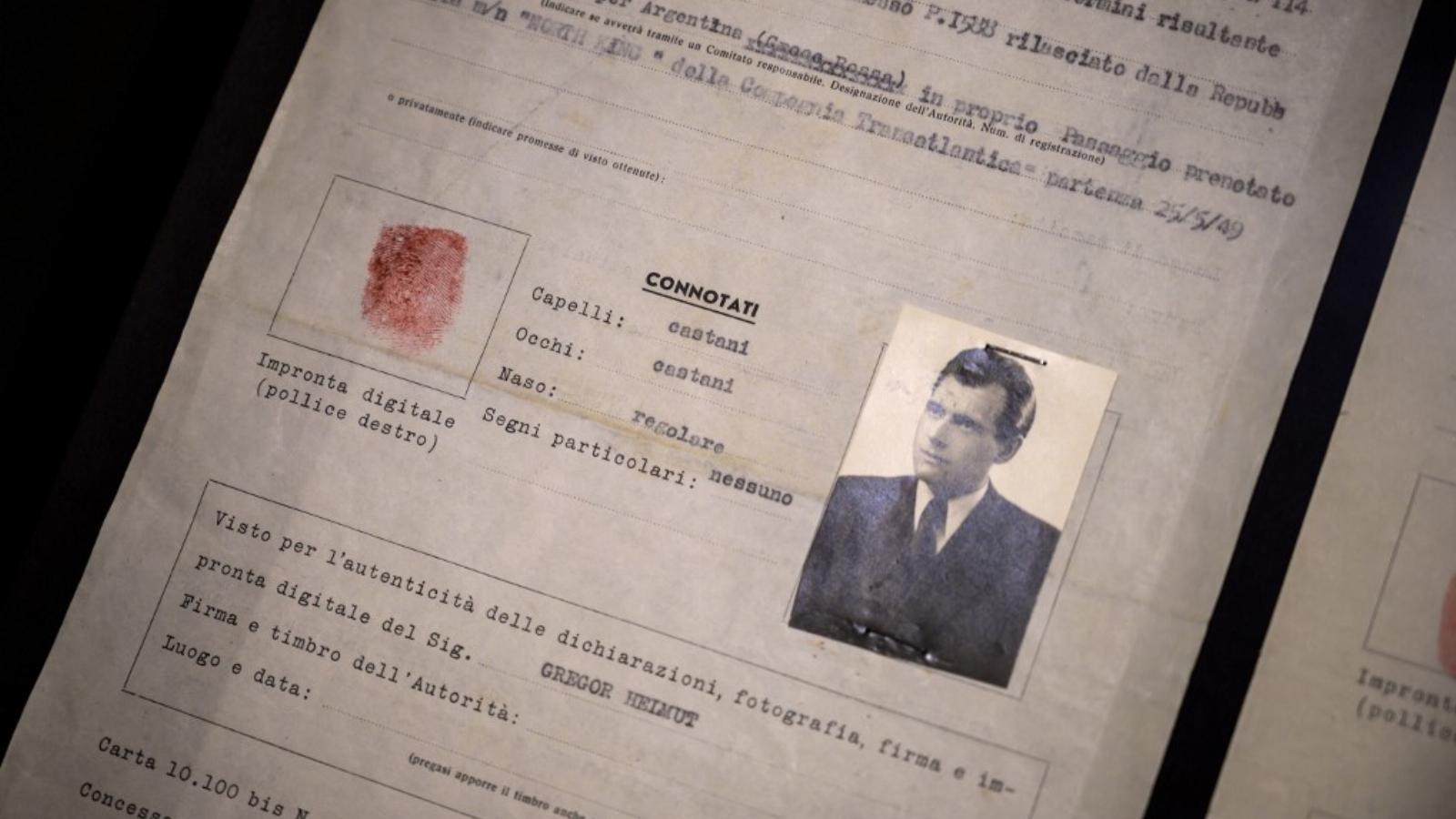 Egy 1949-ben Mengelének a Vöröskereszt által kiállított hamis útlevele
