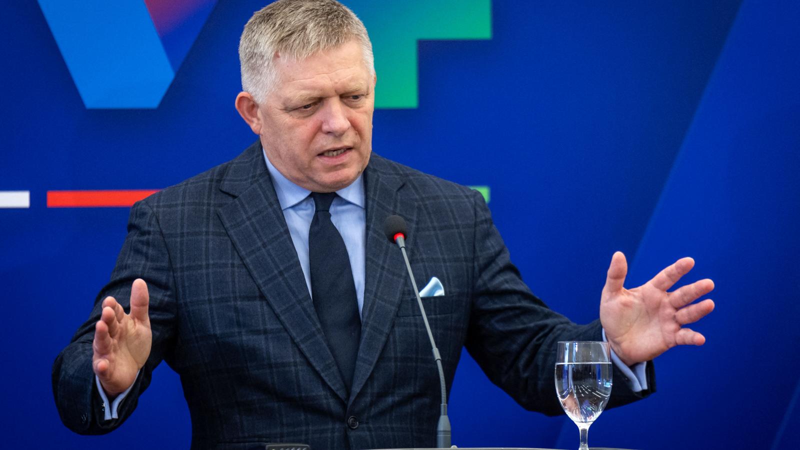 A nagy kérdés az, ha Fico nem vonja vissza Taraba menesztését, hány mandátumra támaszkodhat majd az amúgy is törékeny koalíció