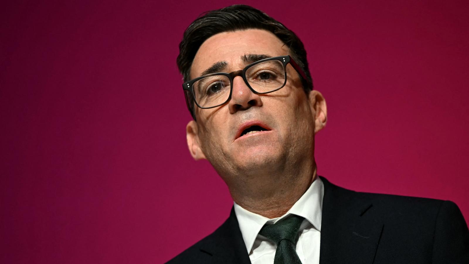 Andy Burnham kormányfő iráni szálat gyanít a háttérben